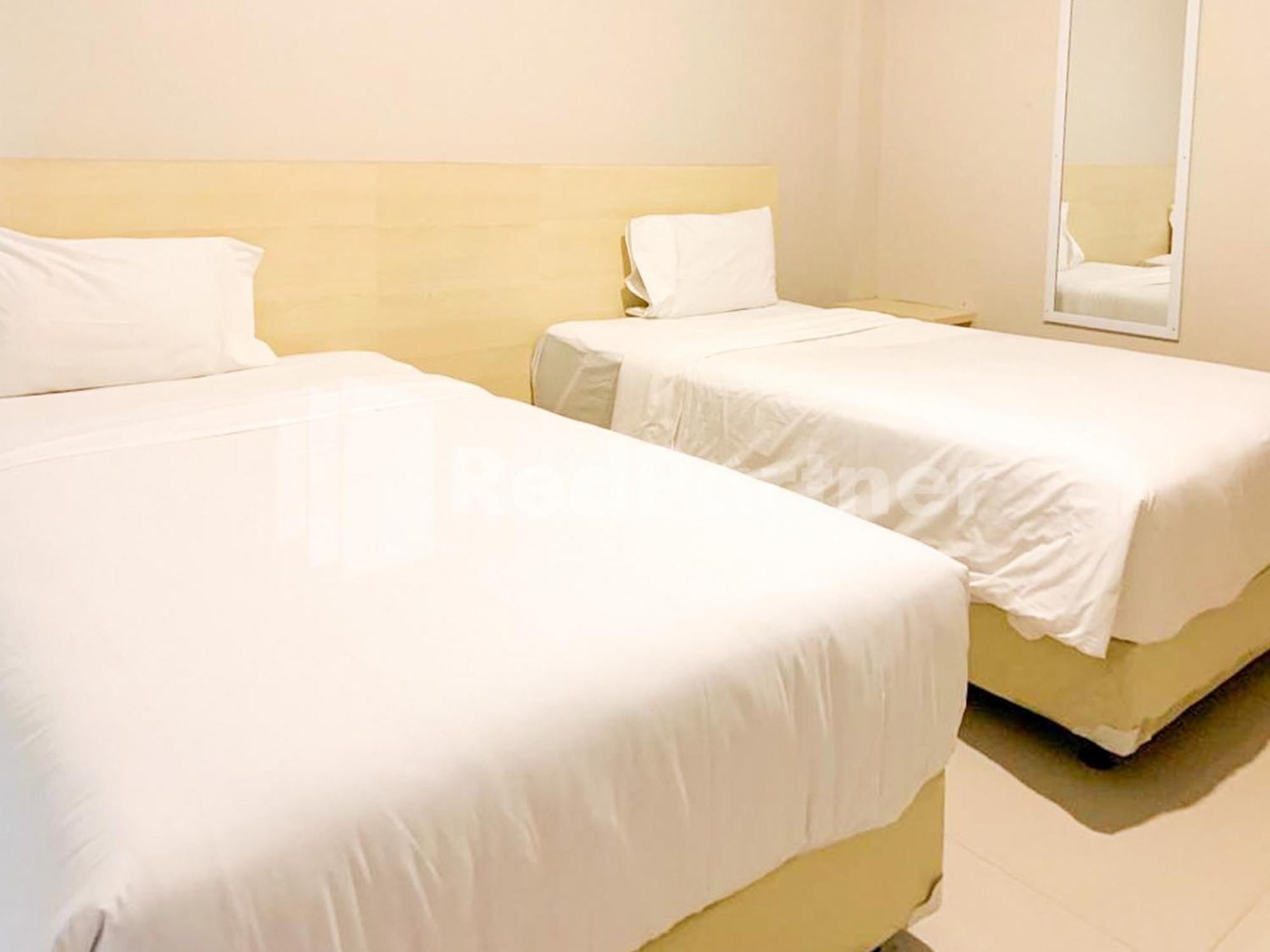 Hotel Andono Near Yia Mitra Reddoorz Temon Extérieur photo