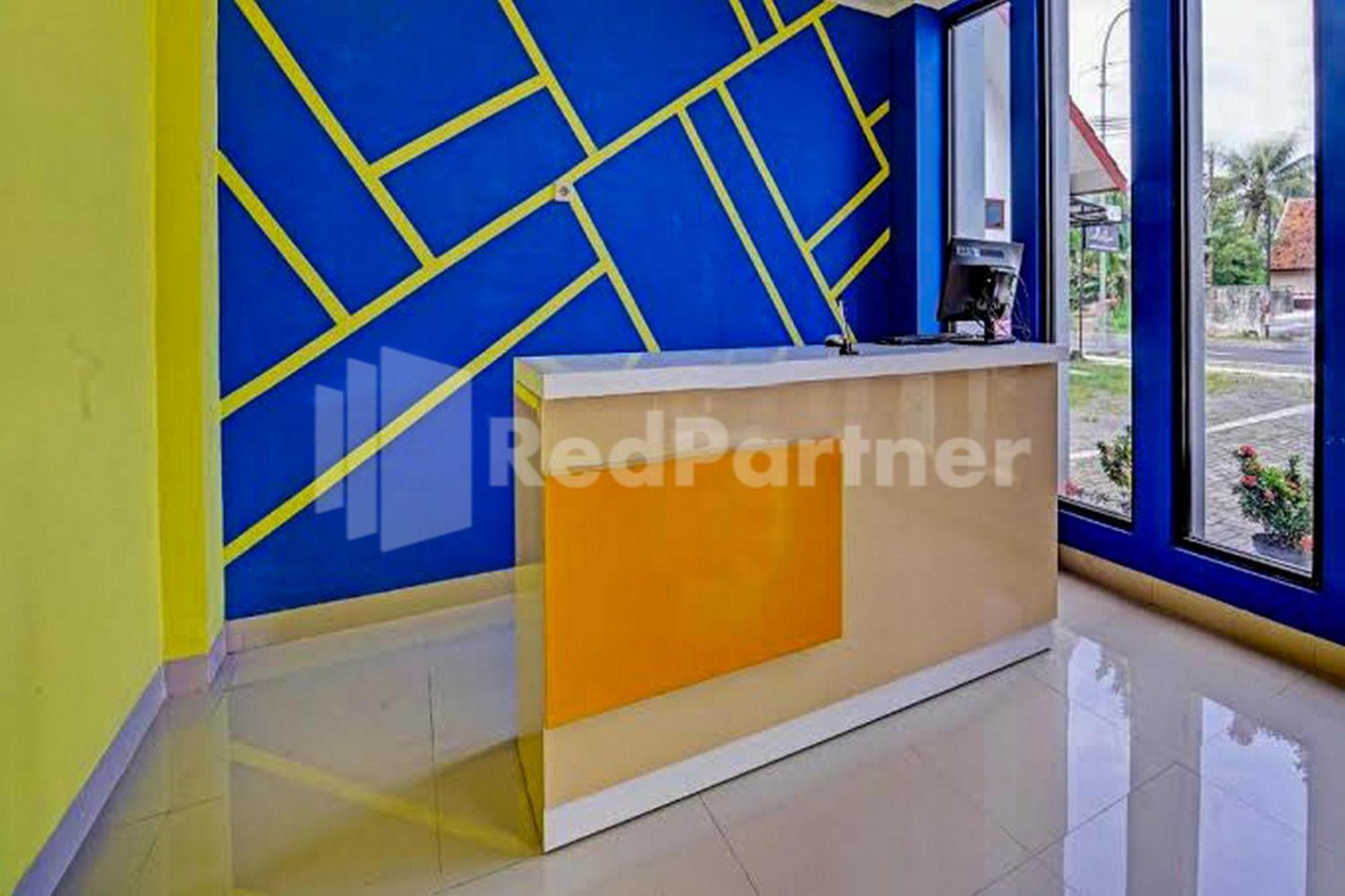 Hotel Andono Near Yia Mitra Reddoorz Temon Extérieur photo
