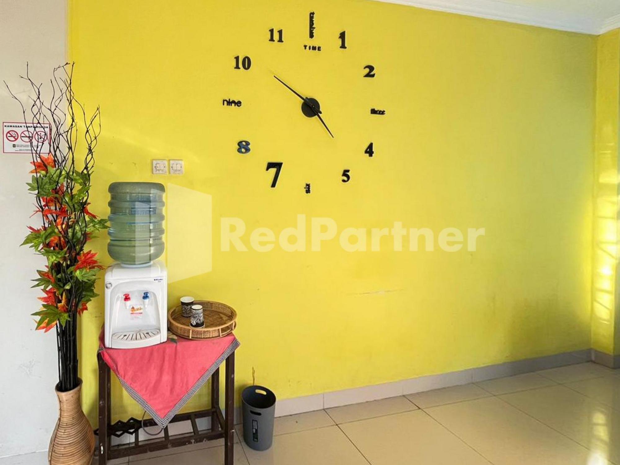 Hotel Andono Near Yia Mitra Reddoorz Temon Extérieur photo